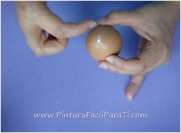 video-preparar-huevos-de-pascua-para-pintar