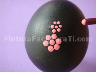 pintar-huevos-con-tecnica-dot-painting